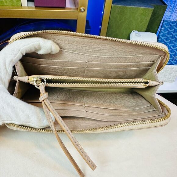 Chloe Light Cream Leather Large Wallet W/Box - Picture 10 of 14